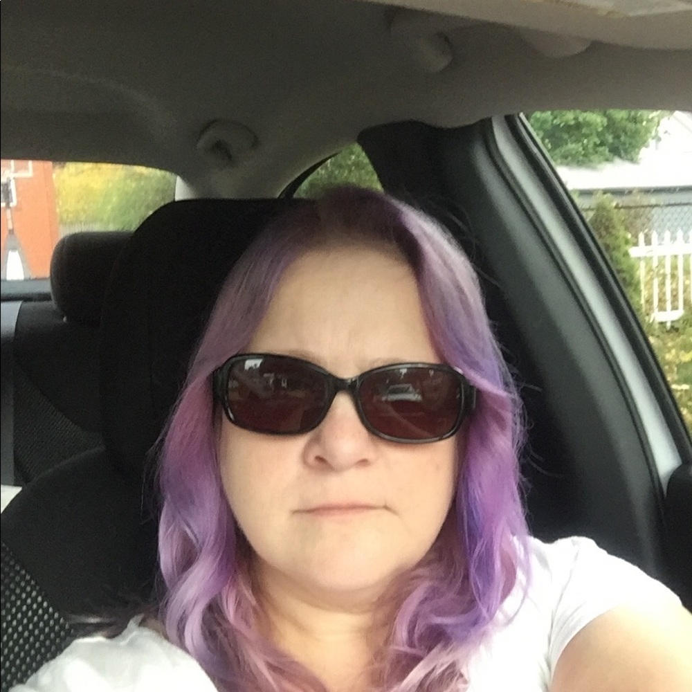 Meet your Posher, Christine